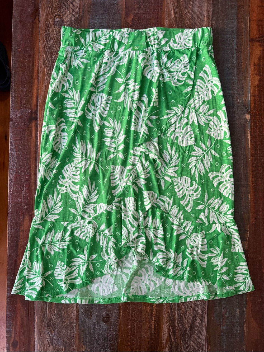 NWT Amana Women’s 1X Kelly Green Tropical Leaf Print Faux Wrap Skirt | SKU 0421